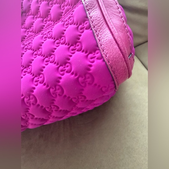 Gucci Fuchsia GG Embossed Neoprene Techno Tag Medium Boston Bag - Picture 11 of 15